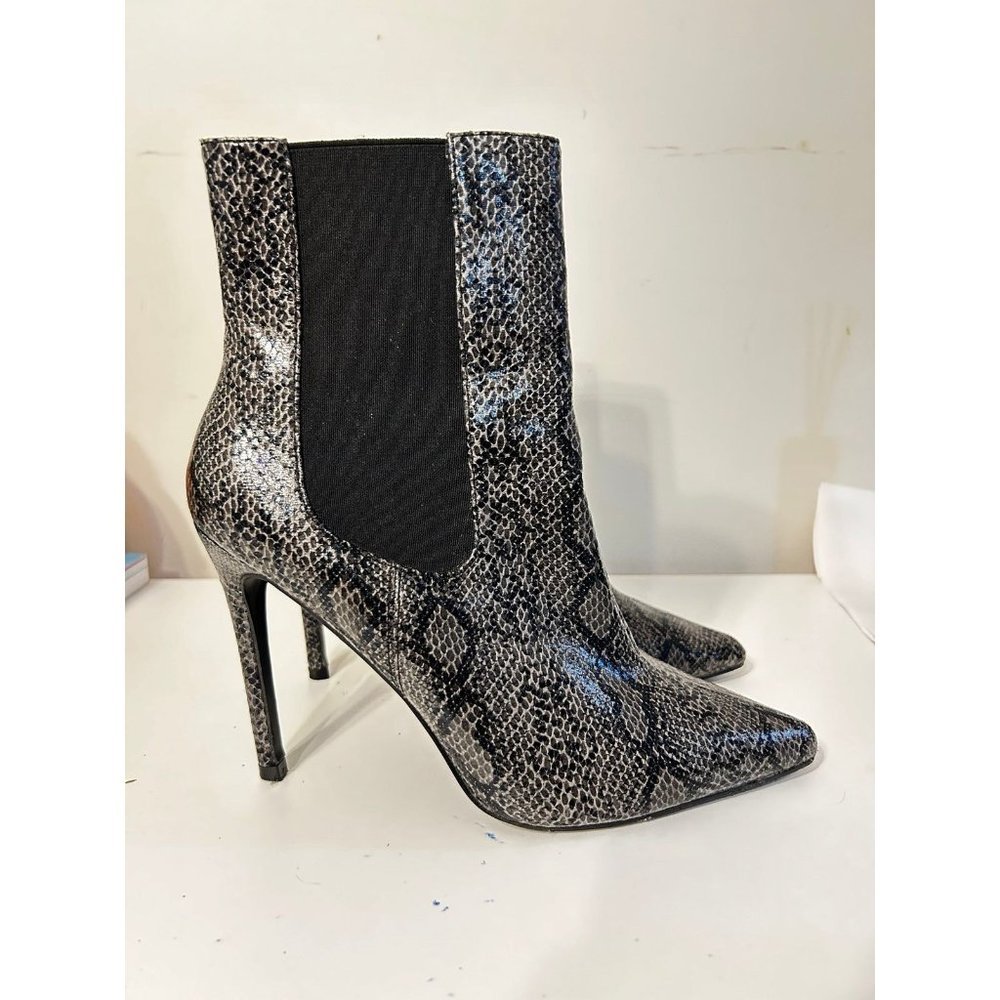 Fashionnova Snake Boots Size 9